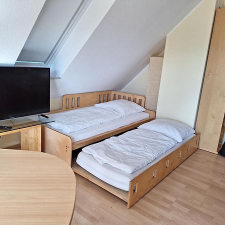 Messeapartment, Messezimmer Sehnde Eksteriør bilde