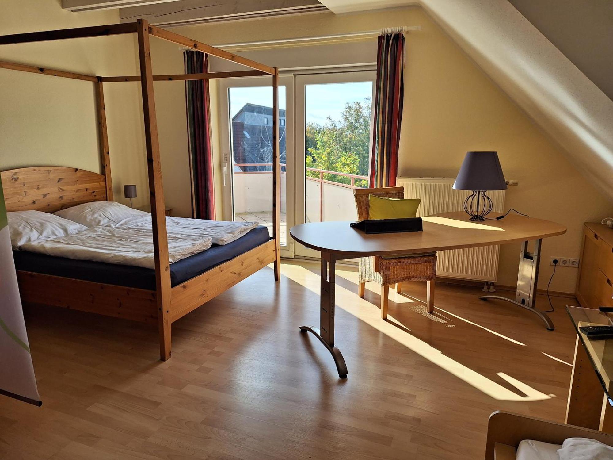 Messeapartment, Messezimmer Sehnde Eksteriør bilde