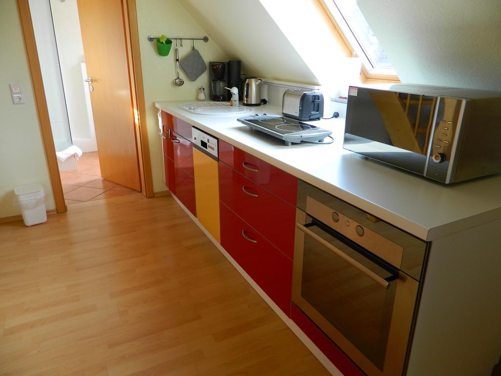 Messeapartment, Messezimmer Sehnde Eksteriør bilde